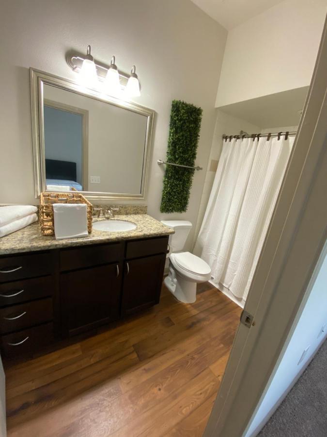 Spacious Galleria Cottage - Self Check In & Free Parking, 4 Beds 2 Bathrooms Houston Exterior photo