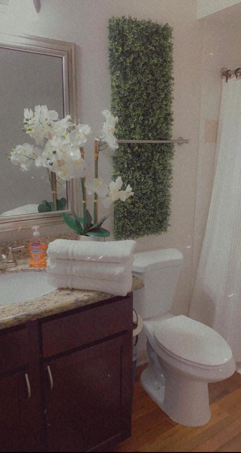 Spacious Galleria Cottage - Self Check In & Free Parking, 4 Beds 2 Bathrooms Houston Exterior photo